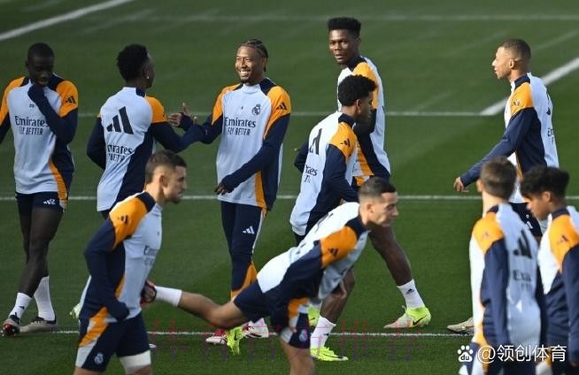 马卡:皇马将考察阿拉巴恢复情况 再决定是否签中卫